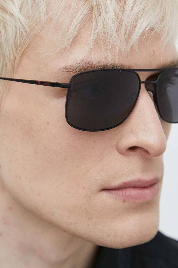 HUGO Sončna očala HUGO moški, črna barva