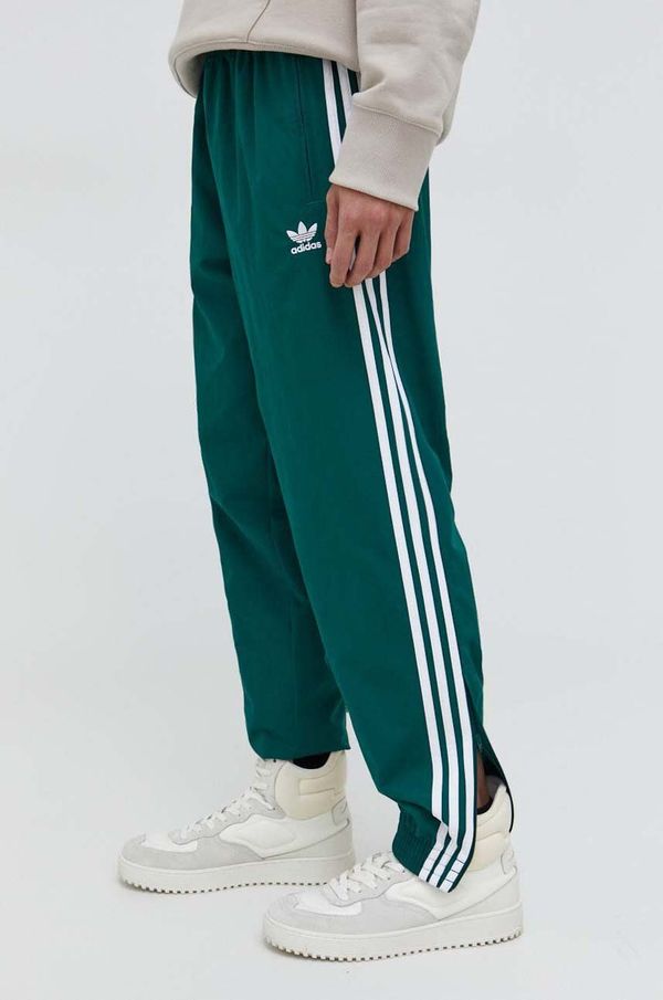 adidas Originals Spodnji del trenirke adidas Originals Adicolor Woven Firebird Track Top zelena barva, IT2497