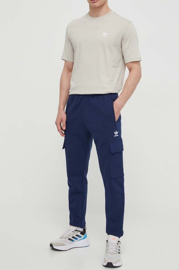 adidas Originals Spodnji del trenirke adidas Originals Trefoil Essentials Cargo Pants IP2757