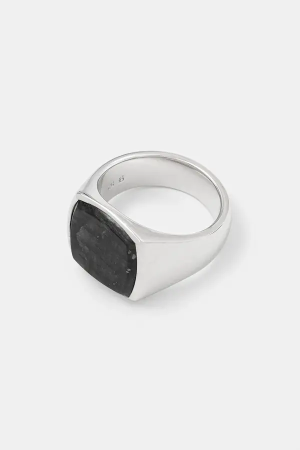 Tom Wood Srebrni prstan Tom Wood Cushion Black Larvikite