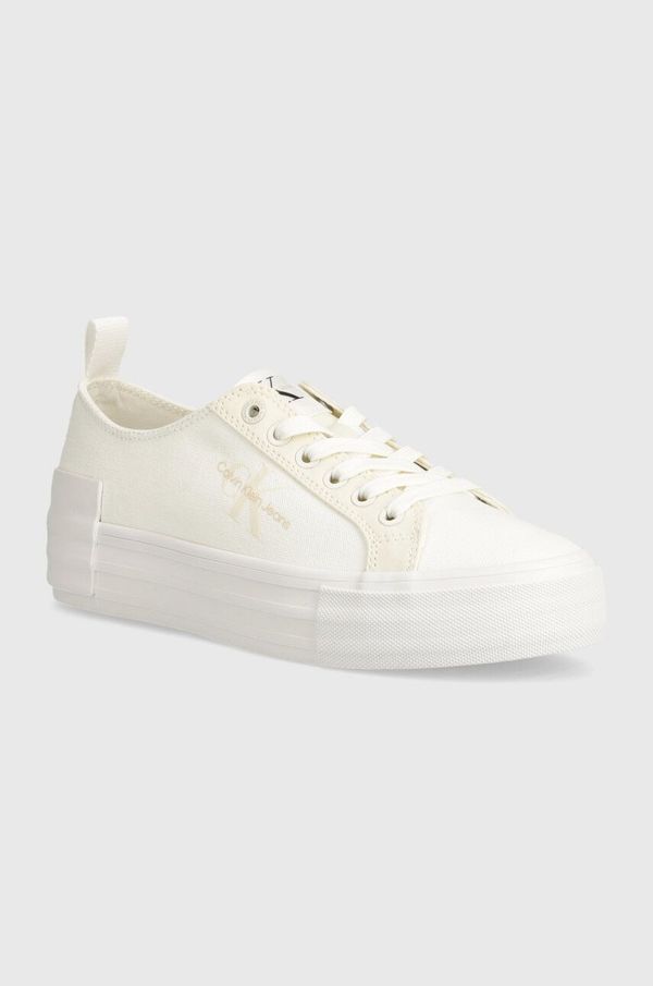 Calvin Klein Jeans Teniske Calvin Klein Jeans BOLD VULC FLATF LOW LACE MIX MTL ženske, bela barva, YW0YW01465