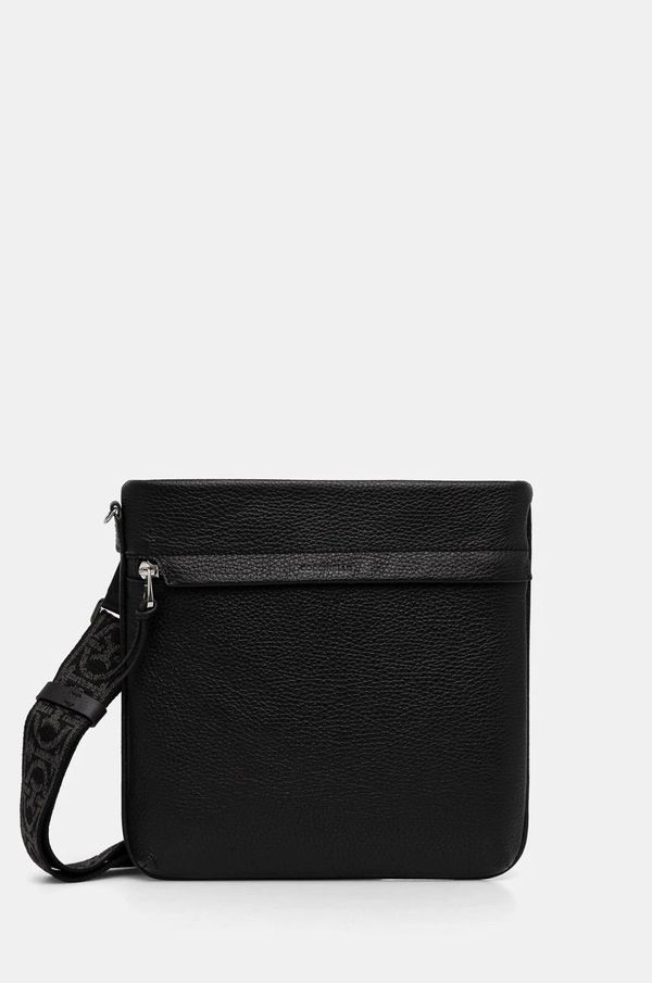 Coccinelle Torbica za okoli pasu Coccinelle črna barva, E1 MUK 85 06 01