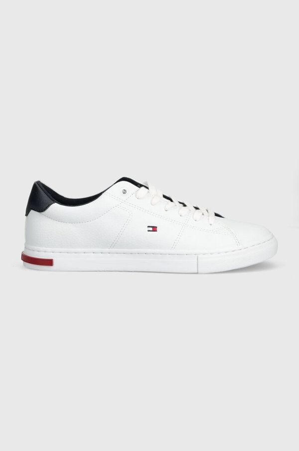 Tommy Hilfiger Usnjene superge Tommy Hilfiger ESSENTIAL LEATHER DETAIL VULC bela barva, FM0FM04047