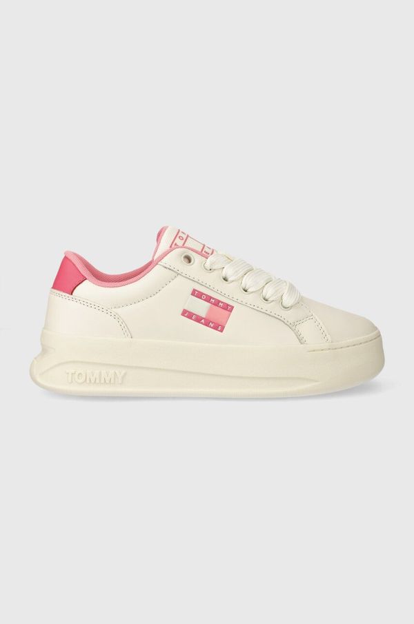 Tommy Jeans Usnjene superge Tommy Jeans TJW CITY FLATFORM bela barva, EN0EN02500