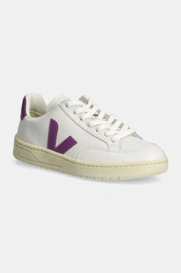 Veja Usnjene superge Veja V-12