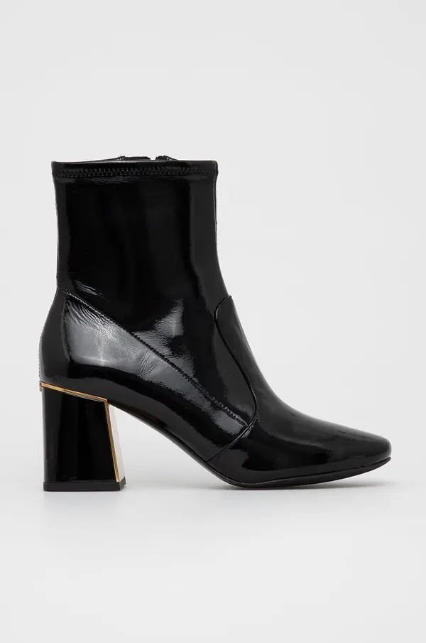 Tory Burch Usnjeni gležnarji Tory Burch