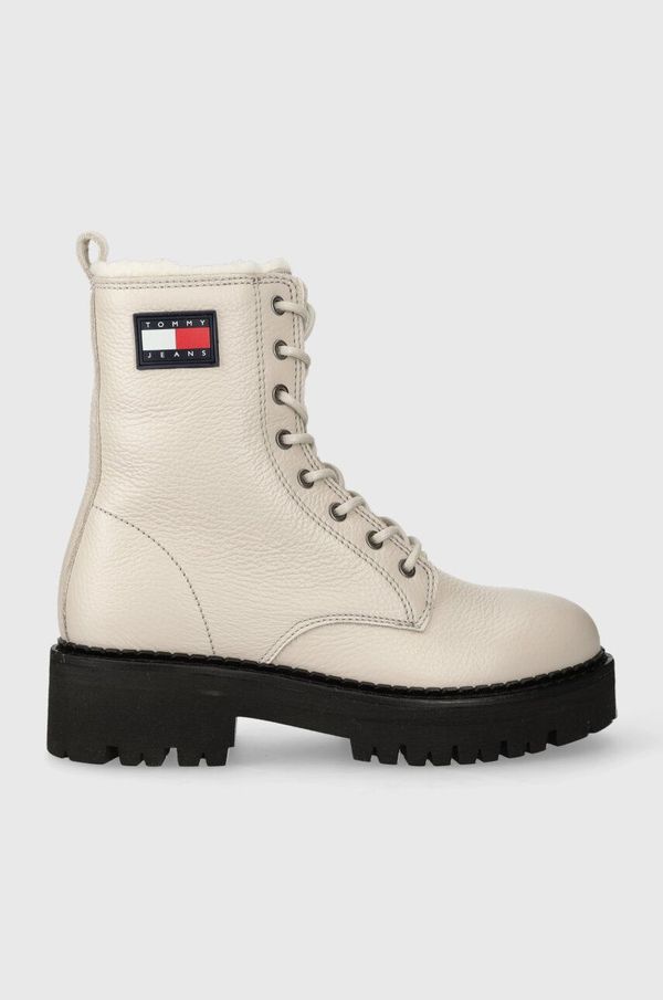 Tommy Jeans Usnjeni nizki škornji Tommy Jeans TJW URBAN BOOT TUMBLED LTR WL ženski, bež barva, EN0EN02317