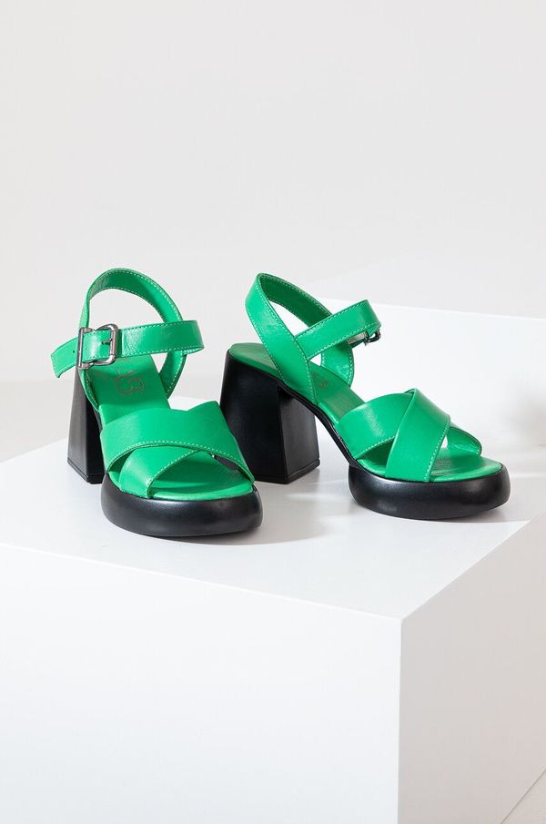 Answear Lab Usnjeni sandali Answear Lab zelena barva