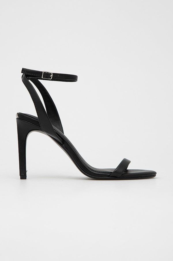 Calvin Klein Usnjeni sandali Calvin Klein Essentia črna barva