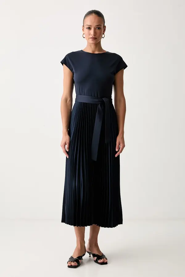 Weekend Max Mara Weekend Max Mara obleka A-kroja z lyocellom WKDGELA