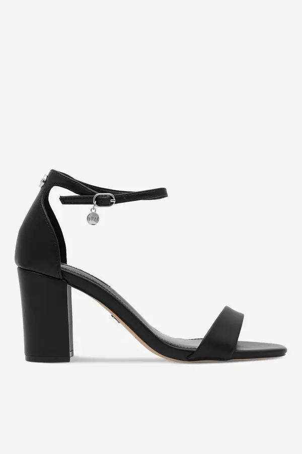 Nine West Sandali NINE WEST WFA2647-1 Črna