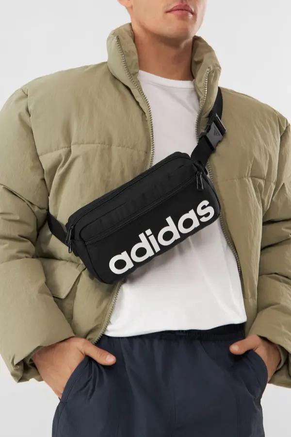 Adidas Torbica za mlade ADIDAS LINEAR BUM BAG HT4739 Črna