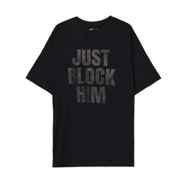 Cropp Cropp - Črna oversize majica s potiskom - črna