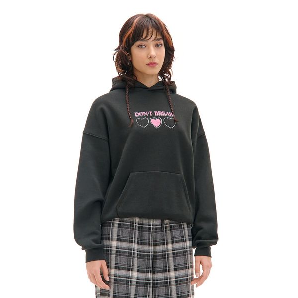 Cropp Cropp - Pulover s kapuco in potiskom - črna