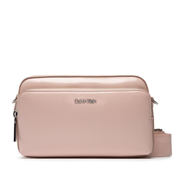 Calvin Klein Ročna torba Calvin Klein Ck Must Camera Bag Lg Saffiano K60K609888 Roza