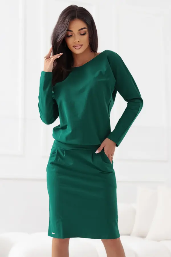 NUMOCO 189-13 Long-sleeved sweatshirt dress with pockets – comfortable cut with a neckline at the back – green