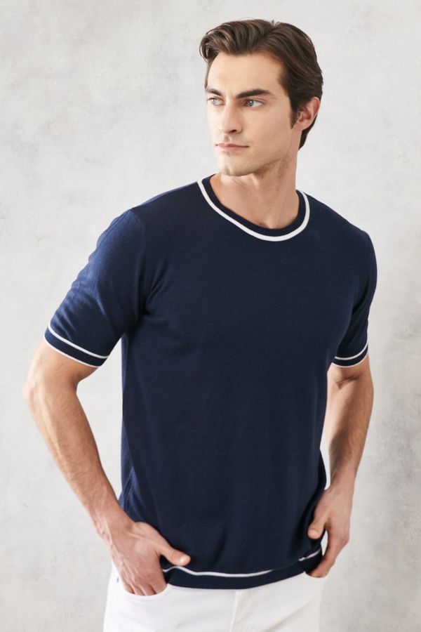 AC&Co / Altınyıldız Classics AC&Co / Altınyıldız Classics Men's Navy Blue Standard Fit Crew Neck 100% Cotton Knitwear T-Shirt.