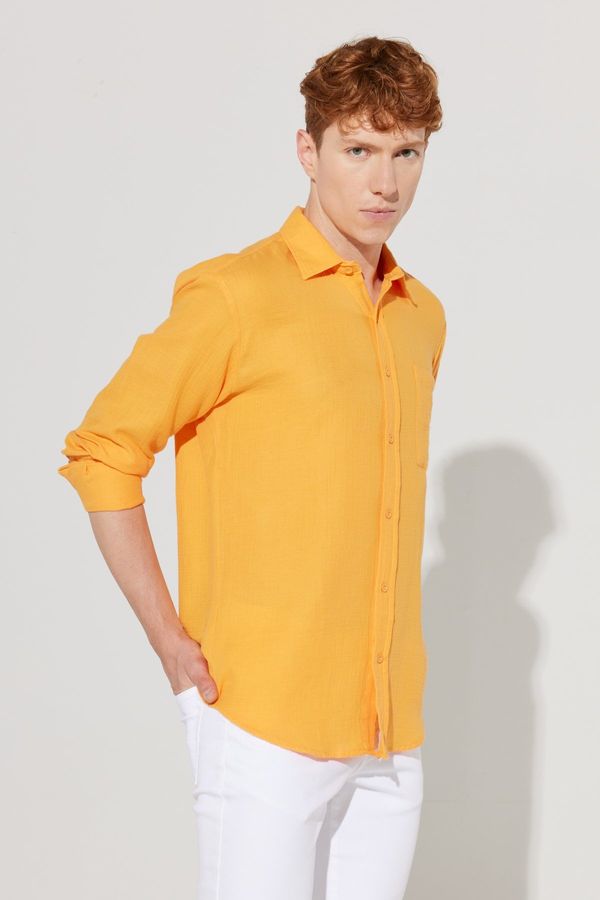 AC&Co / Altınyıldız Classics AC&Co / Altınyıldız Classics Men's Orange Comfort Fit Wide Cut, Classic Collar 100% Cotton Muslin Shirt.