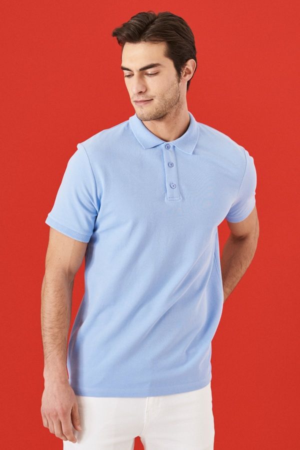 ALTINYILDIZ CLASSICS ALTINYILDIZ CLASSICS Moška svetlo modra 100% bombažna ovratnica Slim Fit Slim Fit Polo Neck majica s kratkimi rokavi.