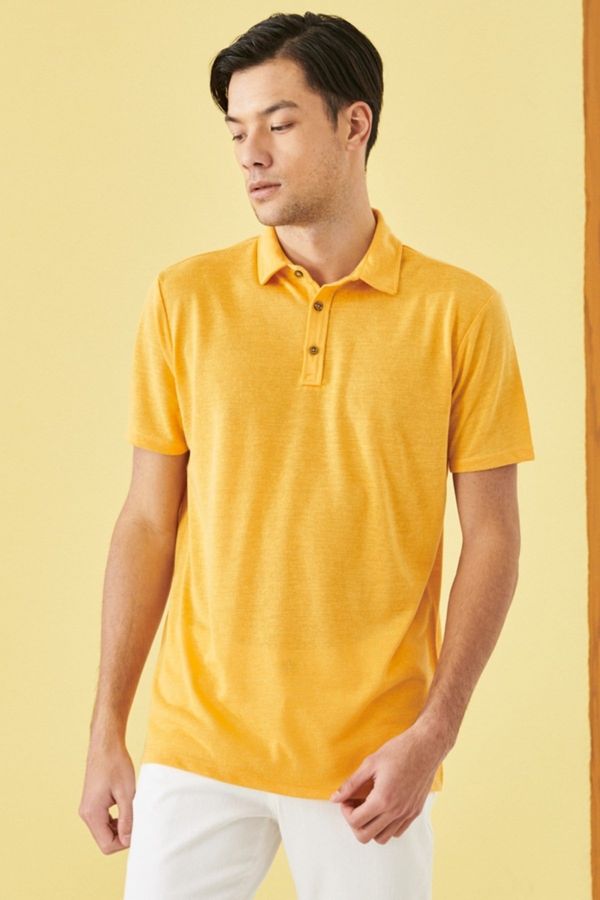 ALTINYILDIZ CLASSICS ALTINYILDIZ CLASSICS Moška temno rumena vitka prileganje Slim Fit Polo vrat navadna priložnostna majica.