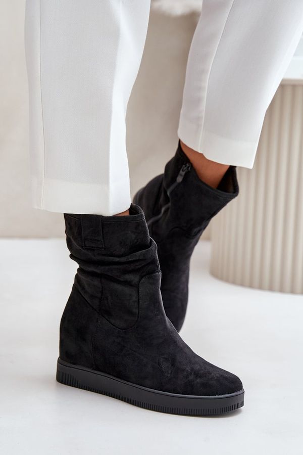 Kesi Ankle boots with a pleated upper on a hidden gusset black Zinradea