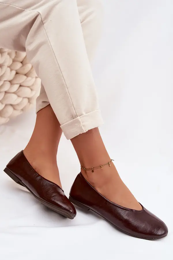 Boto Balerinke iz lakiranega usnja v čokoladni barvi