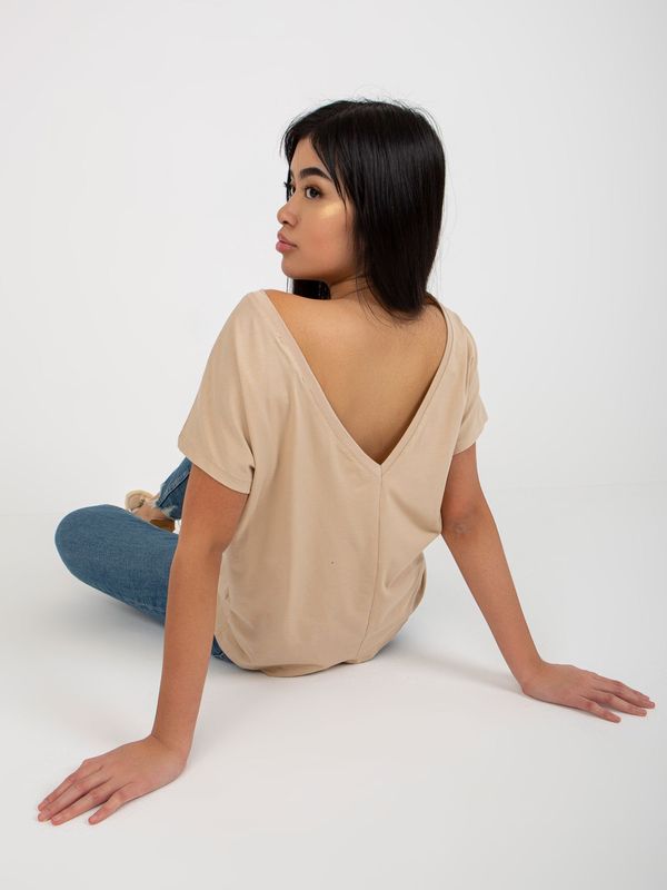 Fashionhunters Basic beige T-shirt made of fire cotton