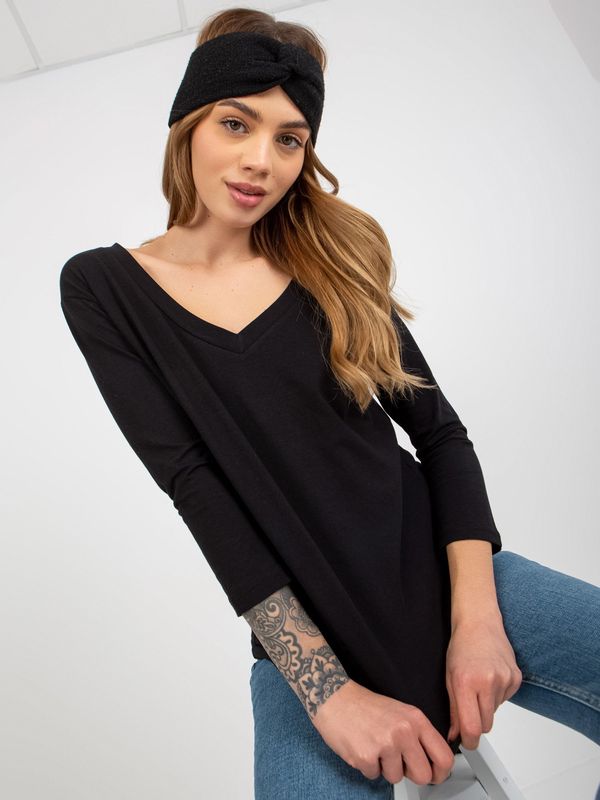 Fashionhunters Basic black cotton blouse with neckline