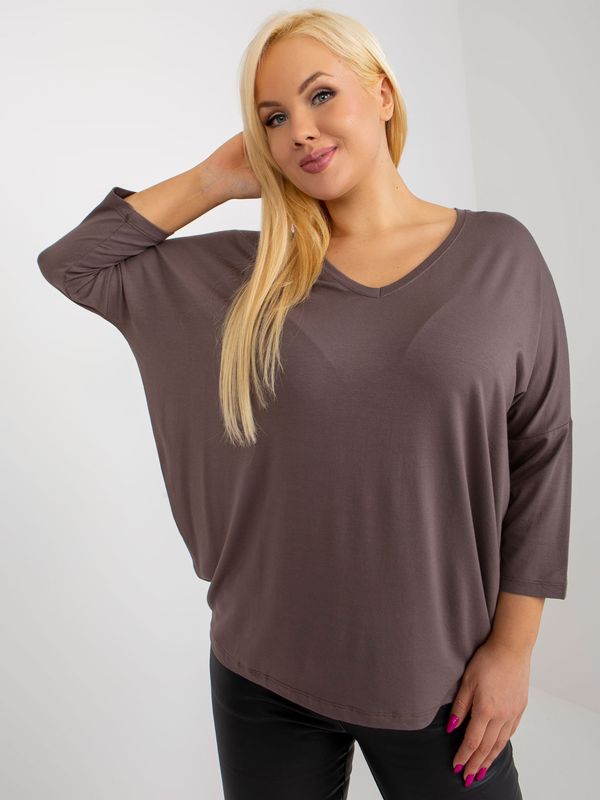 Fashionhunters Basic brown blouse plus size with 3/4 sleeves