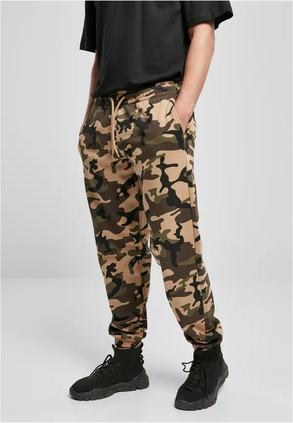 Urban Classics Basic Camo Sweatpants 2.0 woodcamo