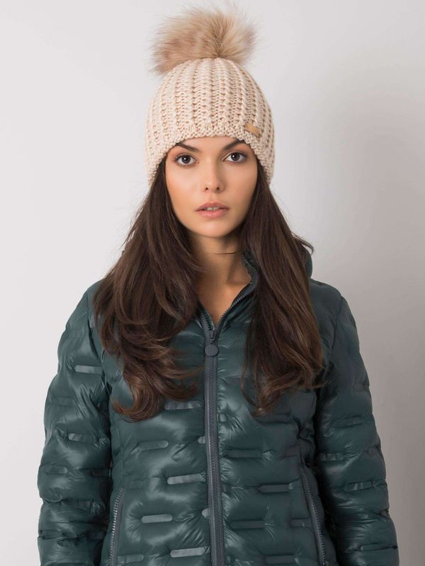 Fashionhunters Beige beanie with metal thread