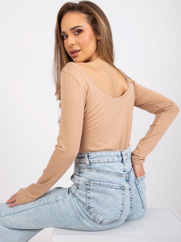 Fashionhunters Beige blouse basic Toulouse