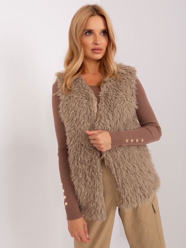 Fashionhunters Beige ecological fur vest OCH BELLA