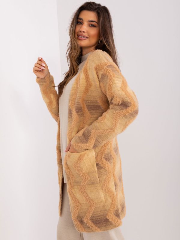 Fashionhunters Beige knitted cardigan