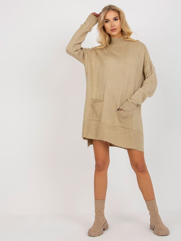 Fashionhunters Beige long oversize sweater with pockets and turtleneck