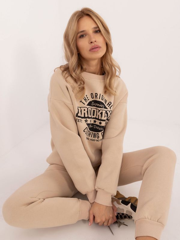 Fashionhunters Beige women's oversized sweatshirt with print