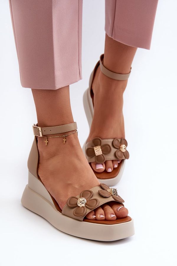 Kesi Beige Women's Platform And Wedge Sandals With Foviana Flowers