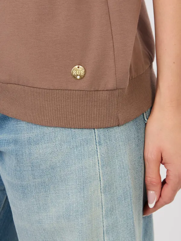 RELEVANCE Bela in rjava bluza z V-izrezom