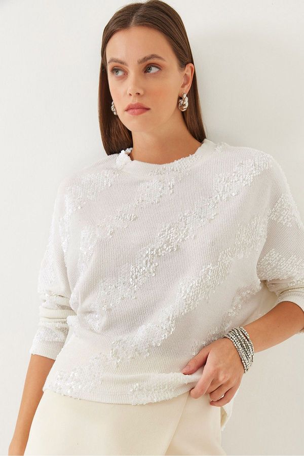 Bianco Lucci Bianco Lucci Women's Asymmetric Sequined Sweater 6435