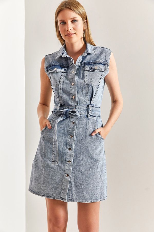 Bianco Lucci Bianco Lucci Women's Belted Snap Fastener Denim Dress