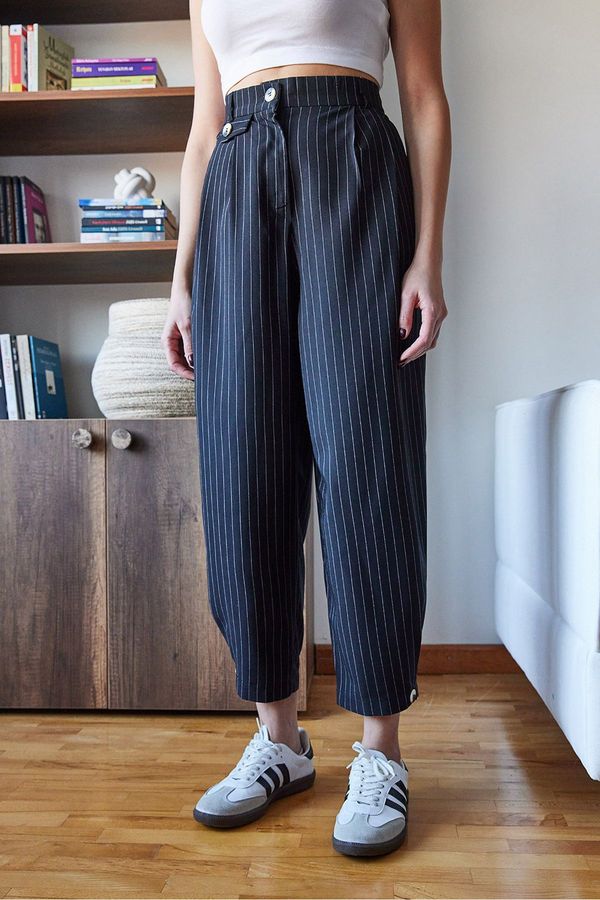 Bianco Lucci Bianco Lucci Women's Buttoned Striped Shalwar Trousers