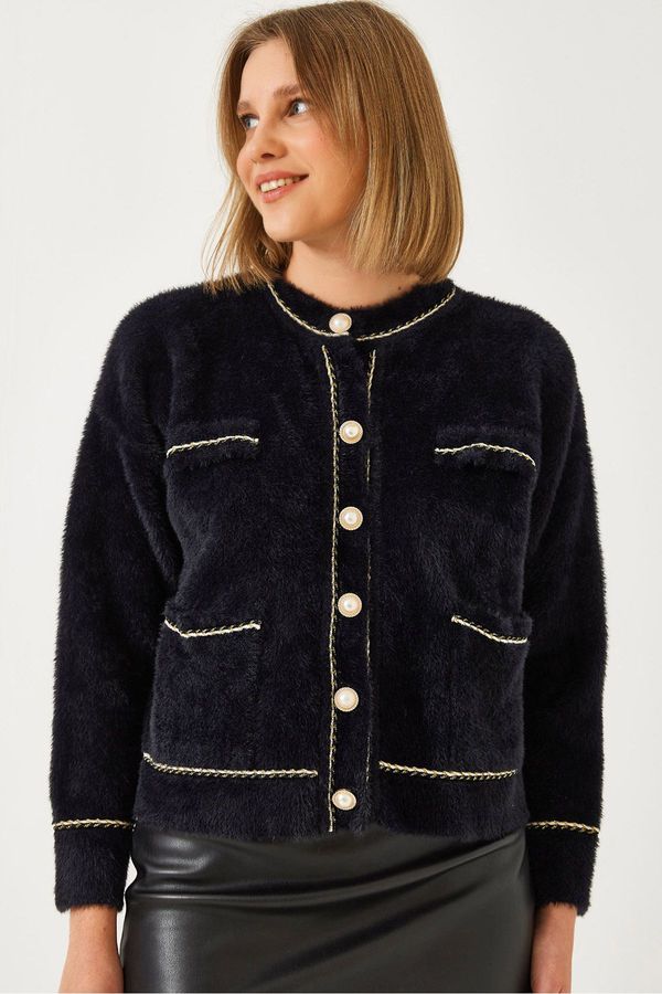 Bianco Lucci Bianco Lucci Women's Double Pocket Buttoned Soft Knitted Cardigan 24101