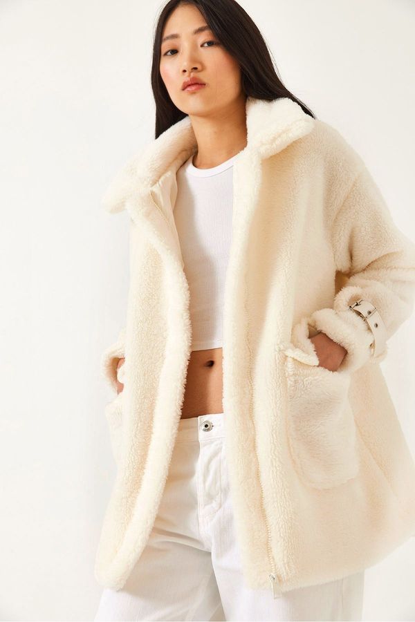 Bianco Lucci Bianco Lucci Women's Sleeves Belt Detailed Lined Plush Coat 5206