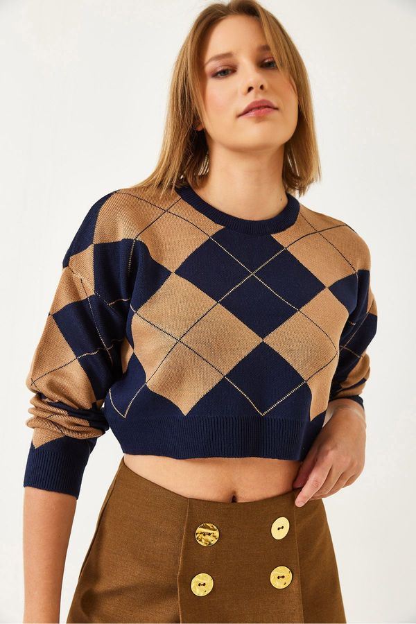 Bianco Lucci Bianco Lucci Women's Square Pattern Crop Knitwear Sweater