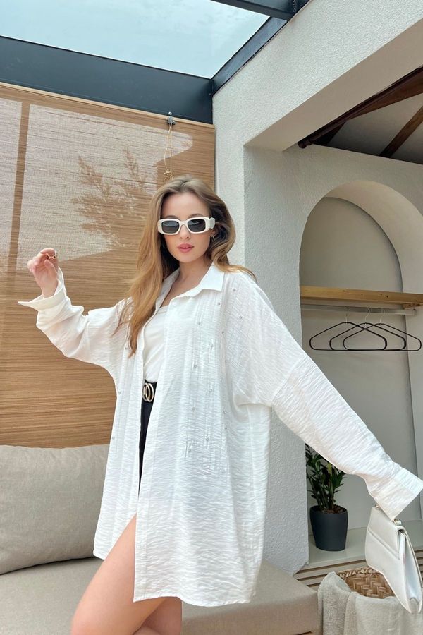 Bianco Lucci Bianco Lucci Women's Stone Embroidered Linen Ayrobin Shirt