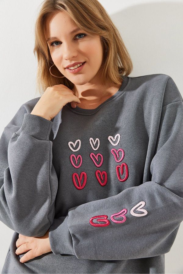 Bianco Lucci Bianco Lucci Women's Three Thread Raised Heart Printed Sweatshirt