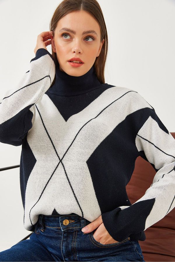 Bianco Lucci Bianco Lucci Women's Turtleneck Jacquard Knit Sweater