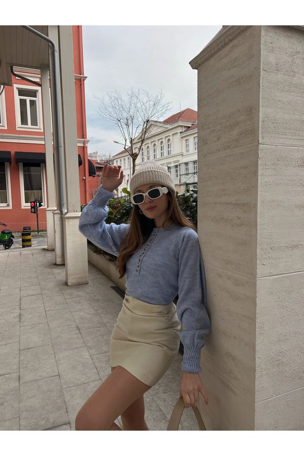 Bianco Lucci Bianco Lucci Ženski gumb navzdol Pulover za pletenine Turtleneck