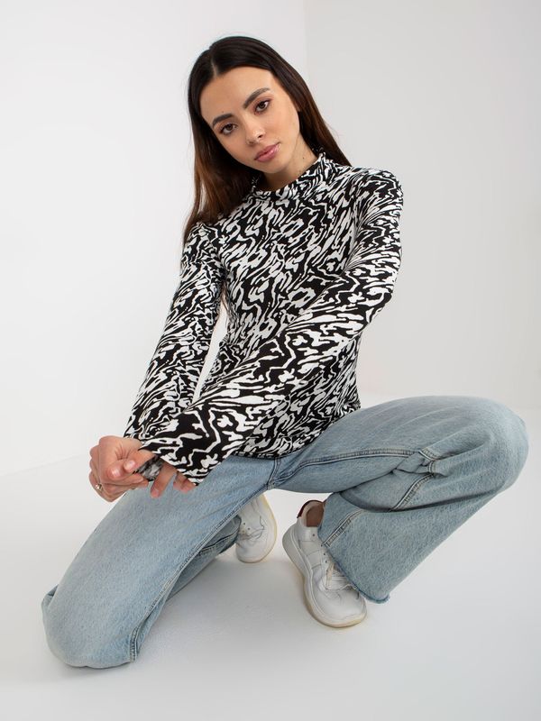 Fashionhunters Black and white fitted turtleneck blouse with print