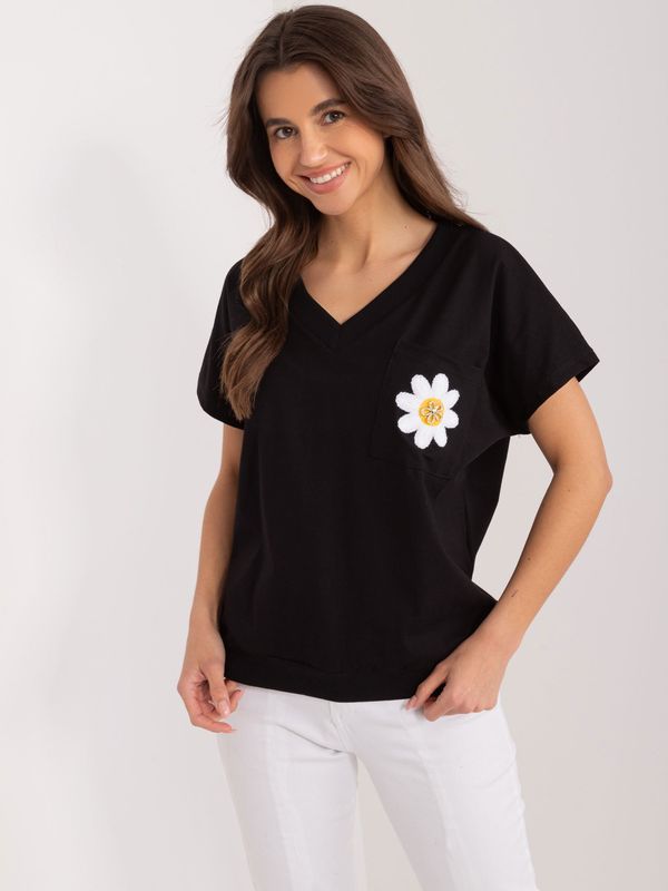 Fashionhunters Black cotton blouse with RUE PARIS appliqué